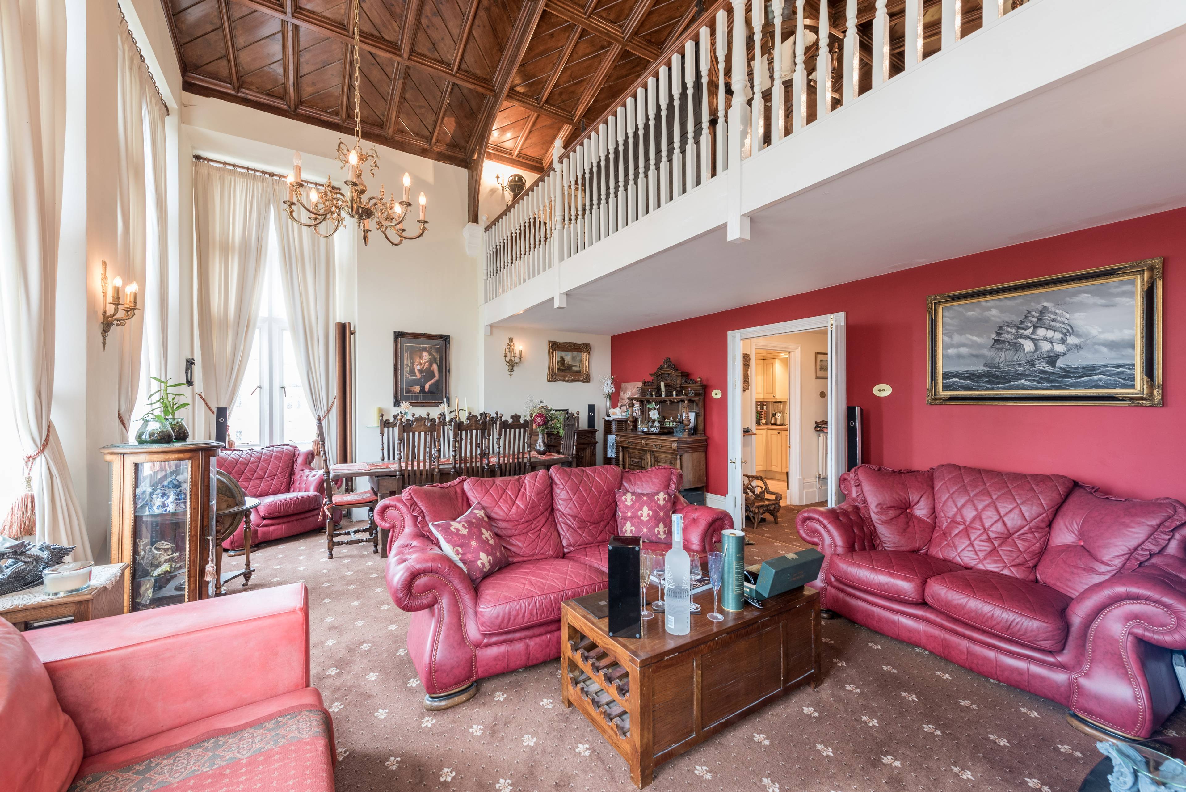 *CHAIN FREE* *OPEN TO OFFERS*  - Exquisite One Bedroom Apartment