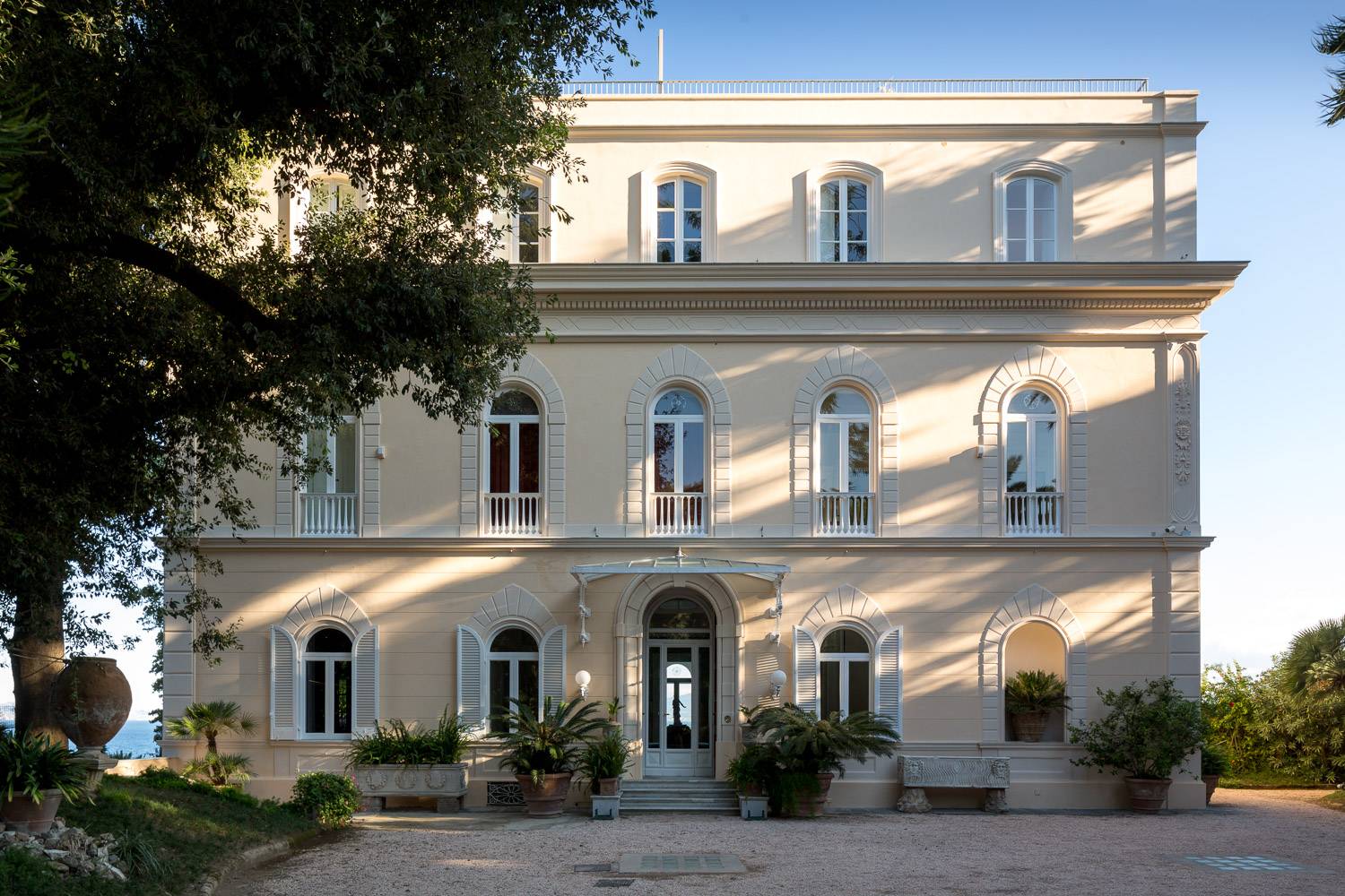 HISTORICAL VILLA MUSEUM OVERLOOKING BAY OF NAPLES  WATER VIEW SORRENTO