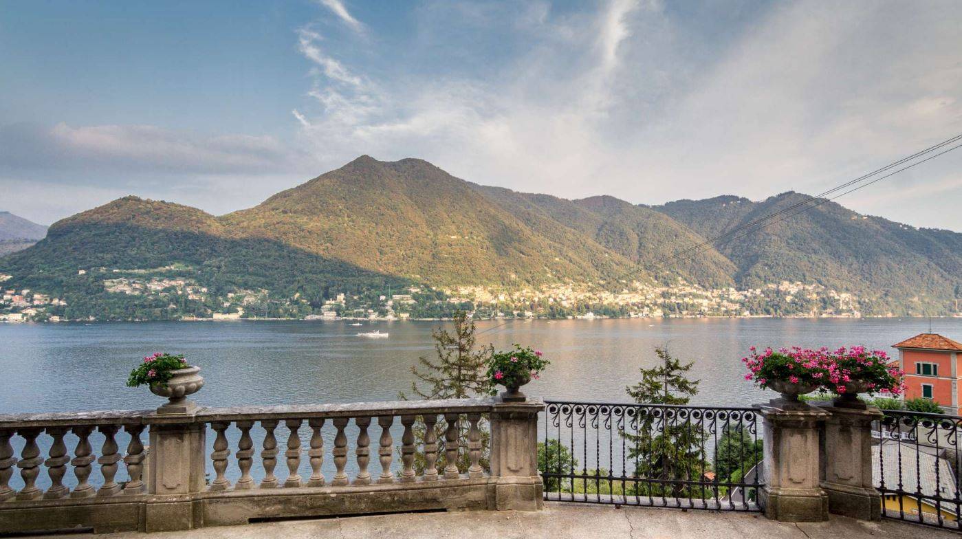 FINEST LAKE VIEW VILLA FOR RENT | MOLTRASIO