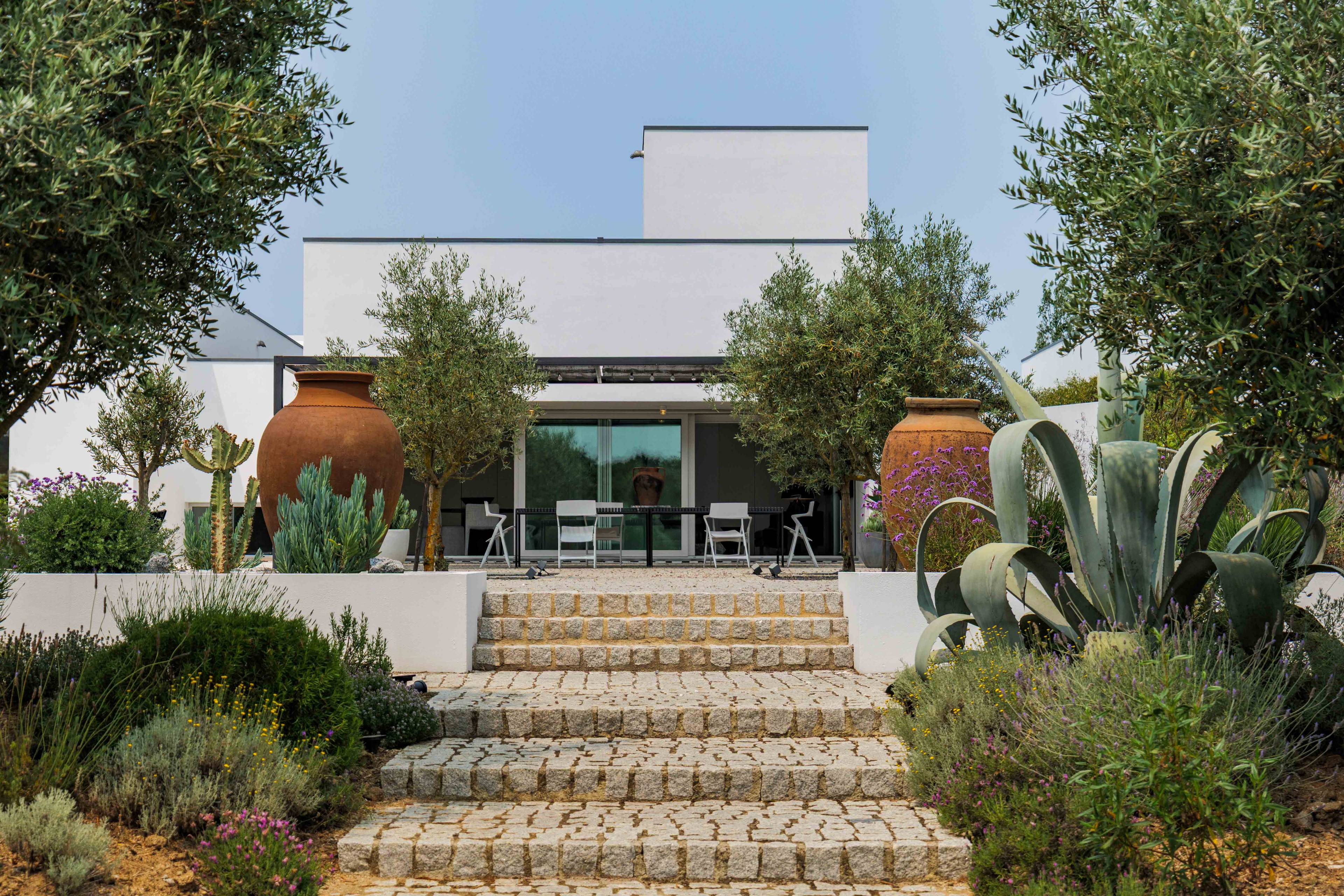 Where Design Meets the Landscape — A Contemporary Villa in Alentejo Wine Country