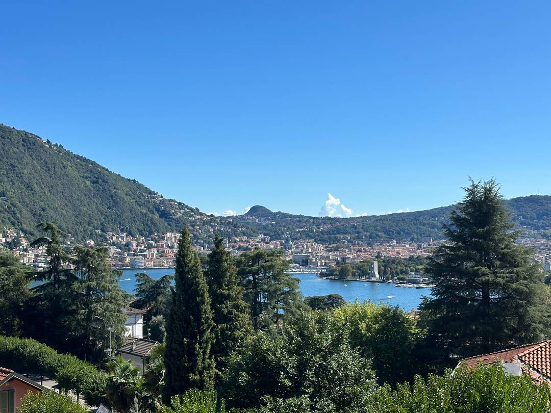 Como center modern villa