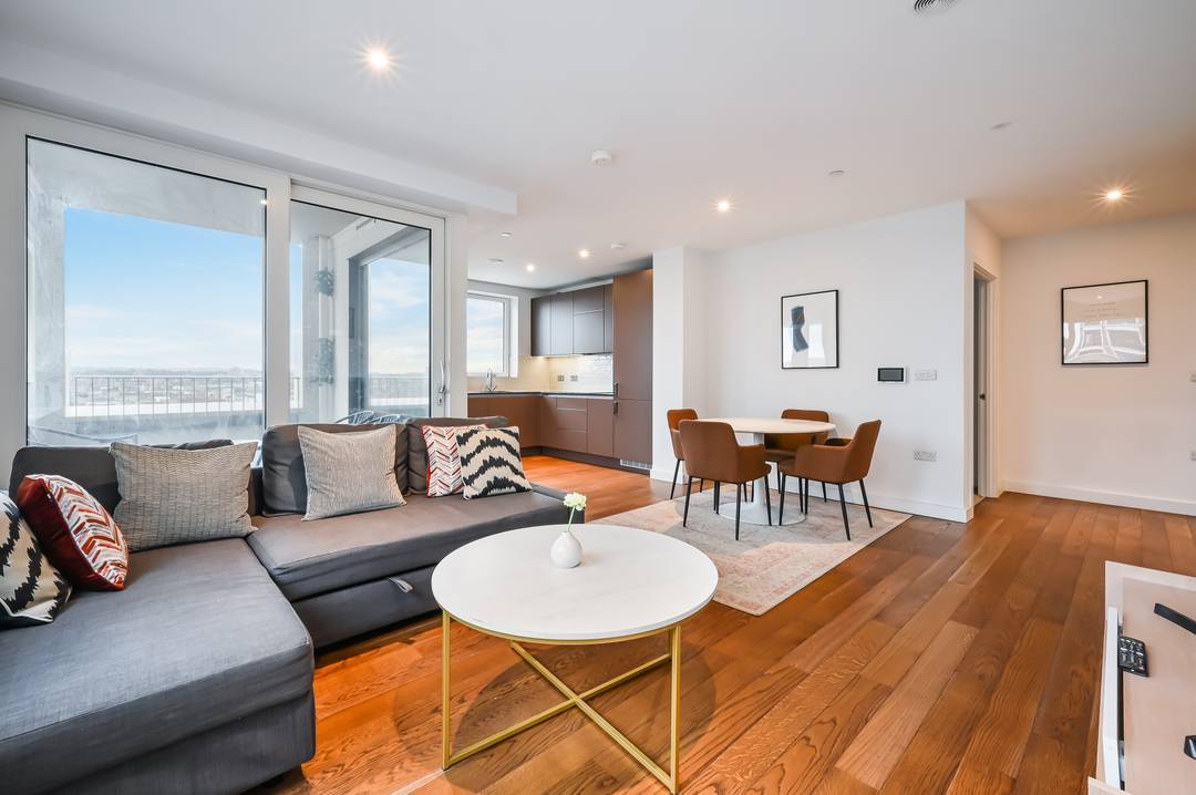 Contemporary Living in Elephant & Castle | 2-Bed Apartment with Private Balcony