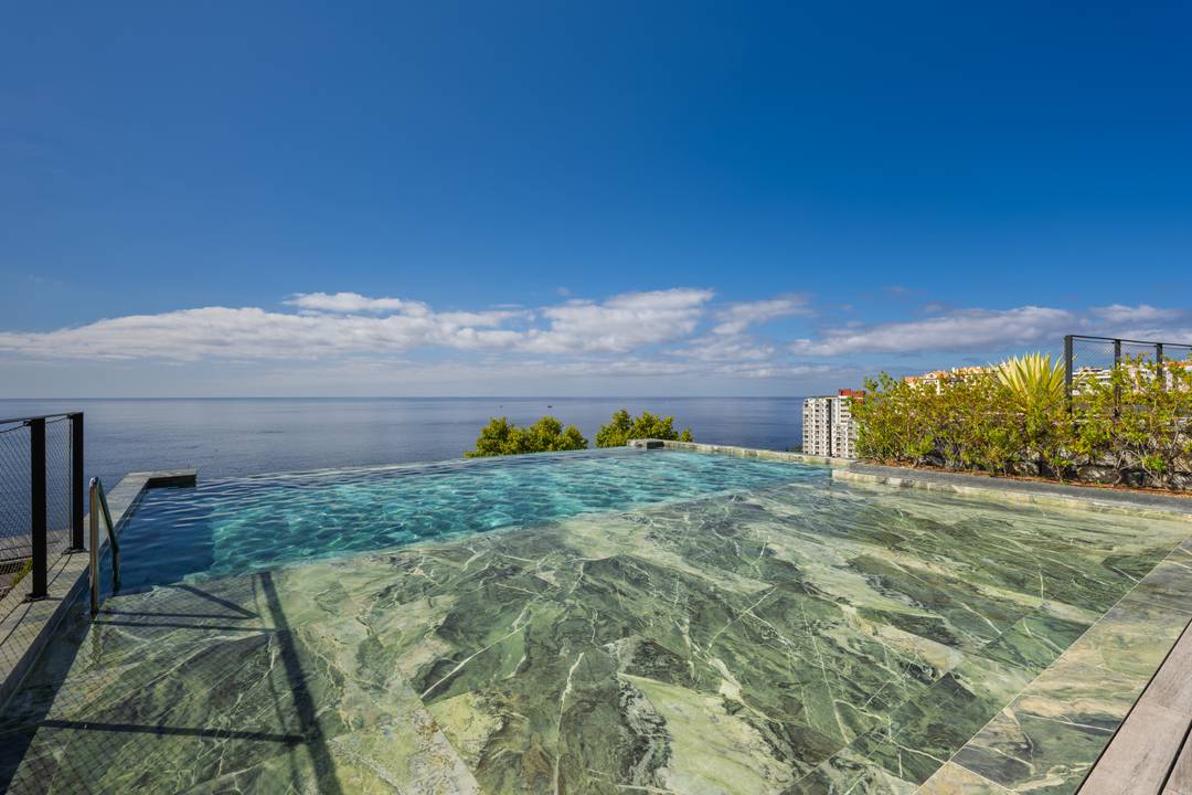 3 Bedroom Apartment in Madeira | Ocean Views | Furnished