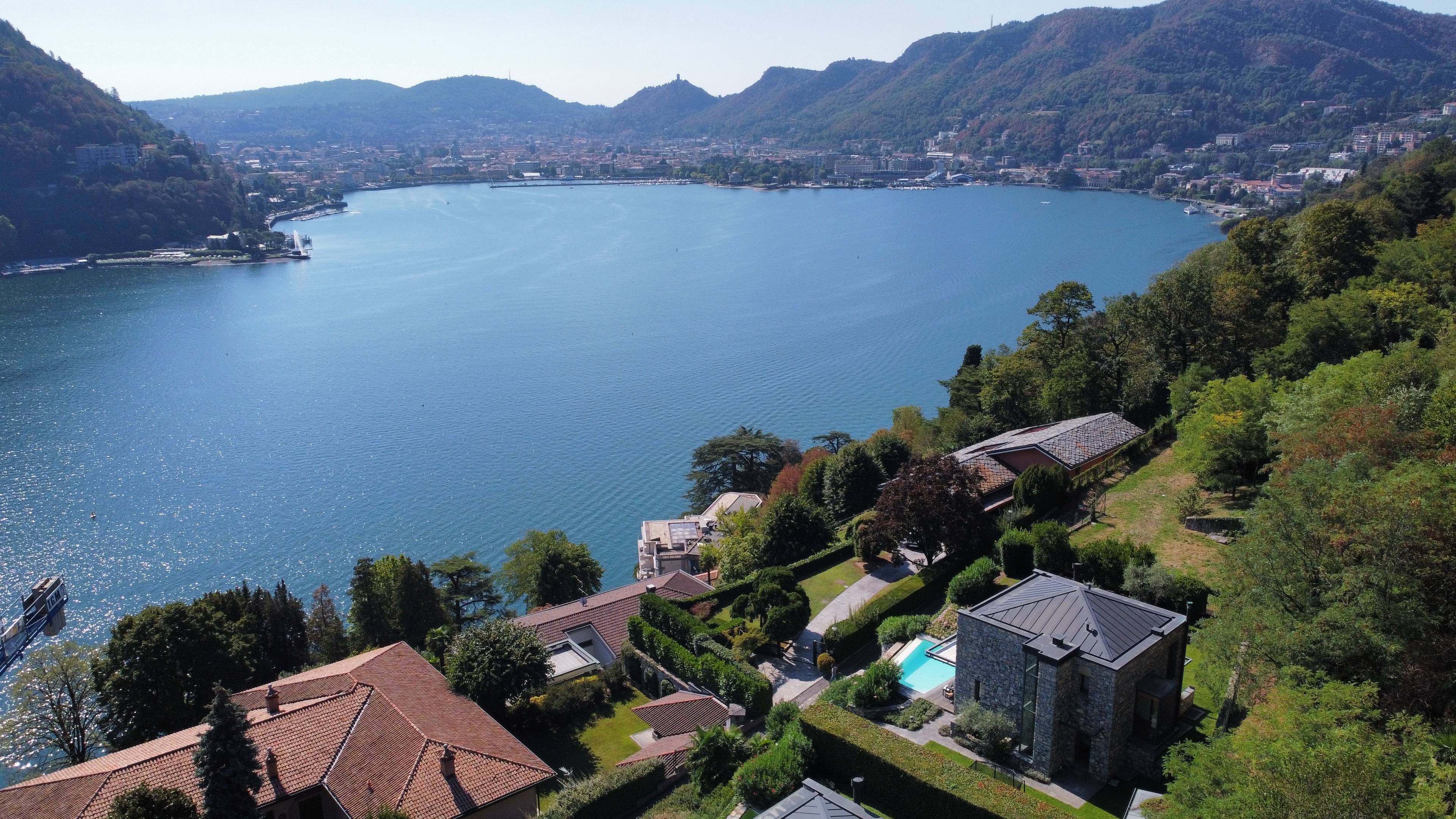 PRIVATE VILLA FOR RENT | COMO CENTER