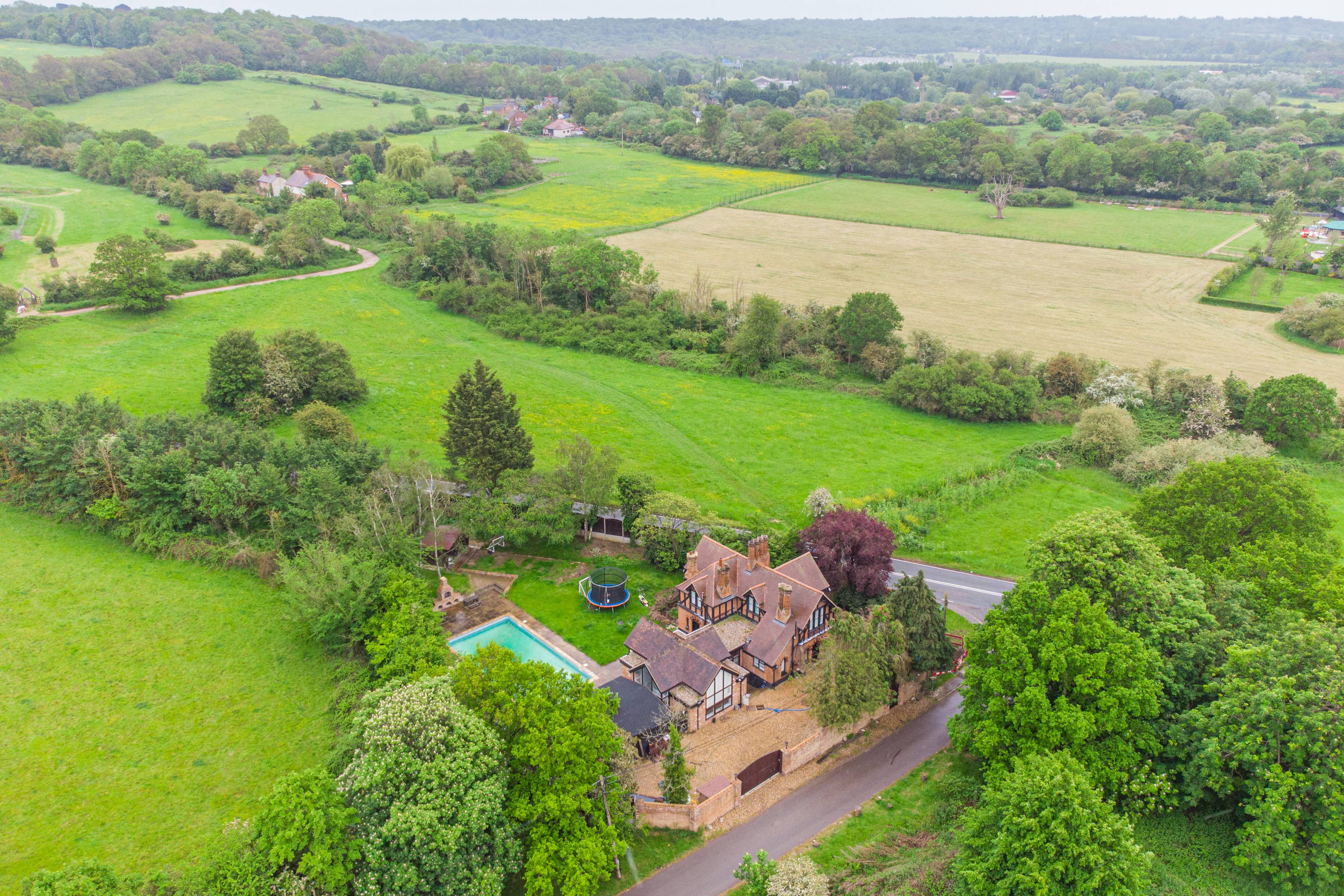 VICTORIAN, DETACHED LODGE HOUSE TO WARLIES PARK ESTATE, UPSHIRE