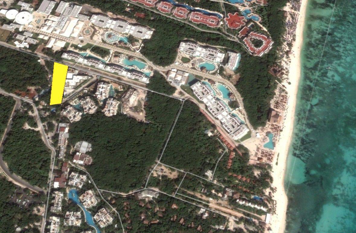 LAND CONTRIBUTION DEAL IN THE DIAMOND ZONE OF PLAYA DEL CARMEN, MEXICO