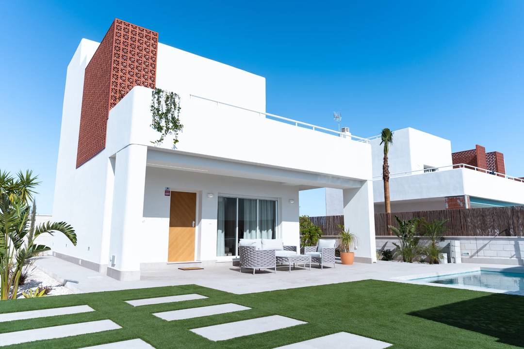 Modern new build villas with private pool and parking in Pillar de Horradada. Last 3!