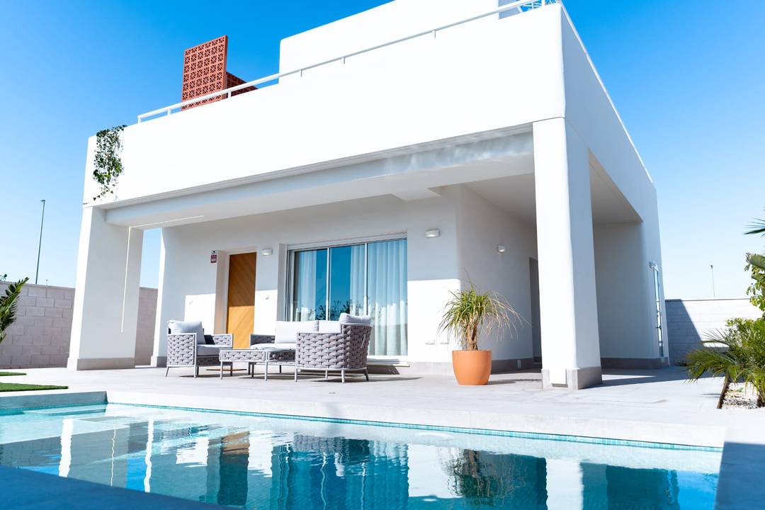Modern new build villas with private pool and parking in Pillar de Horradada.