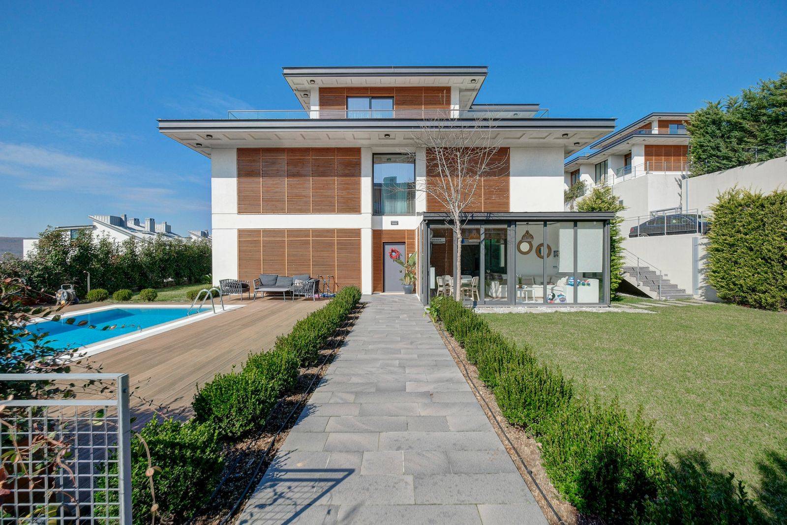 Luxury Detached Villa in ZEKERİYAKÖY - Istanbul