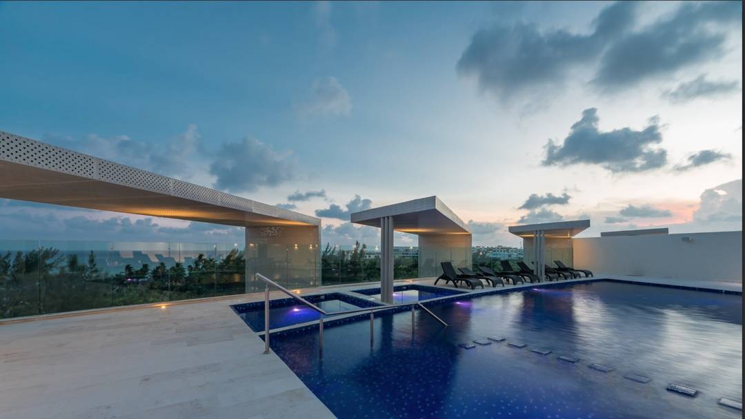 Amazing 2 BR Lock Of steps from the beach , in Miranda