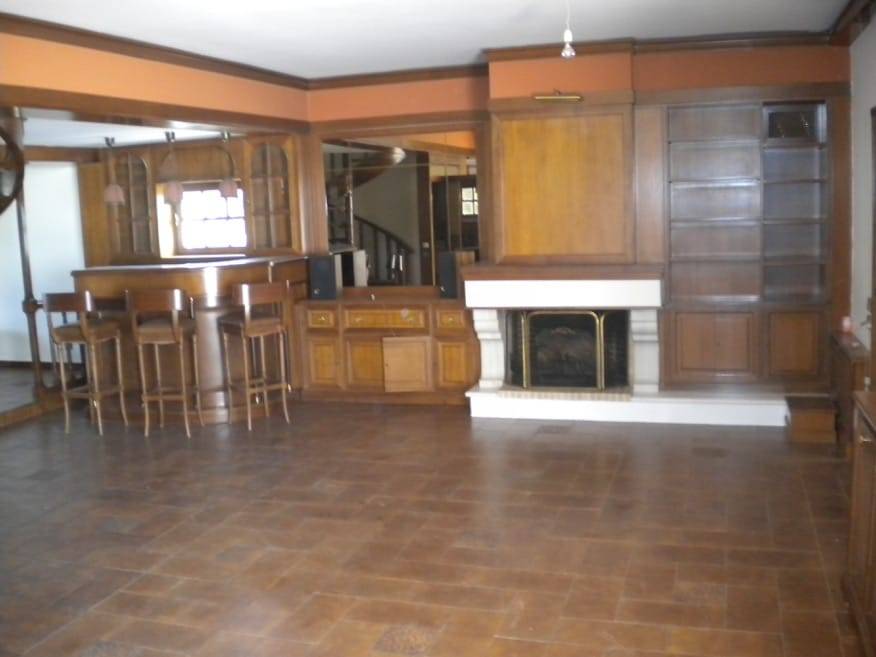 Penthouse Maisonette 220sqm, 3rd-4th floor, in a prime location in Voula