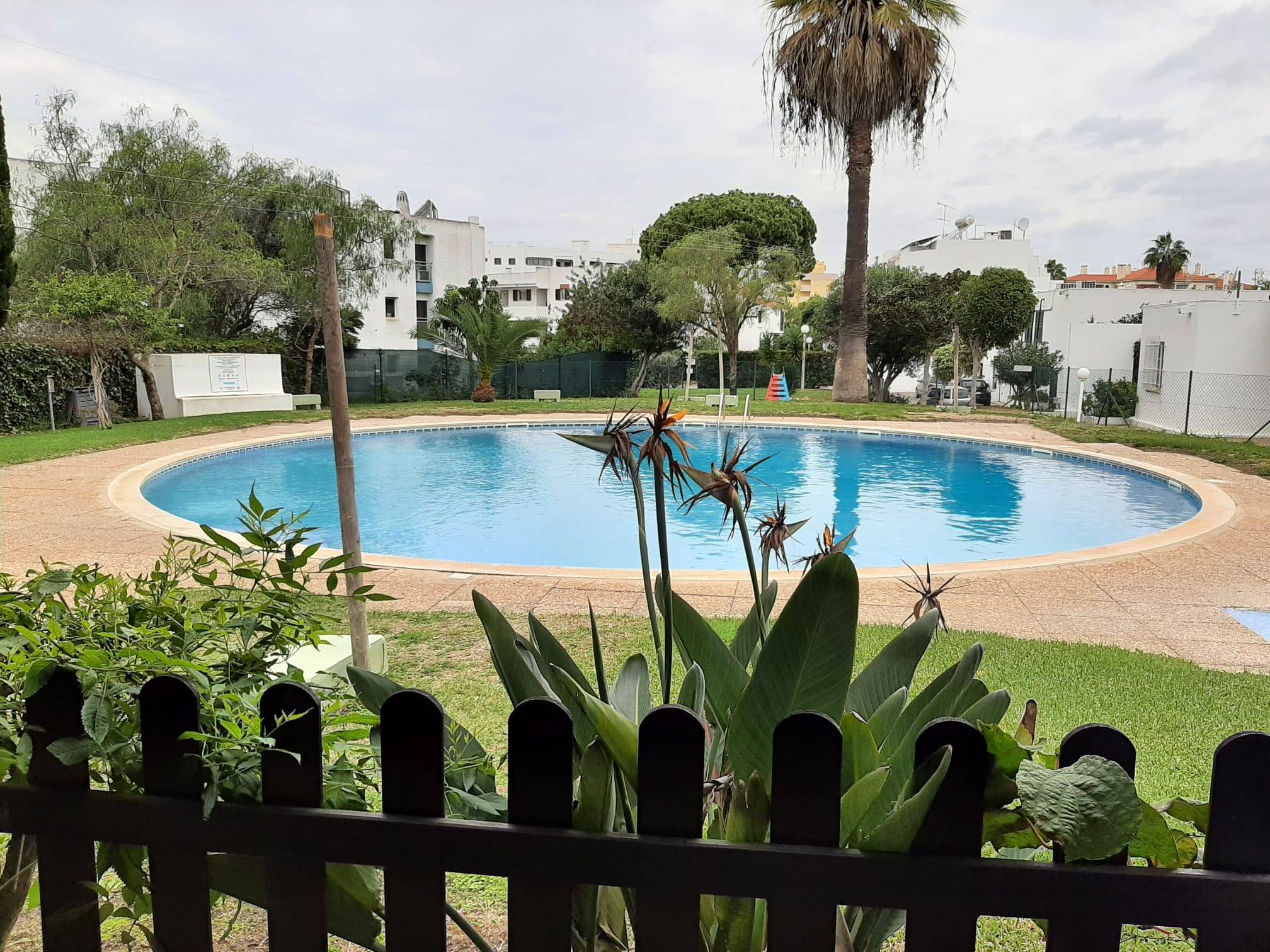 Charming 3-Bedroom Villa in Vilamoura, Renovation Potential in a Prime Location