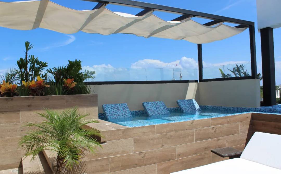 Studio Loft in Yellow In Center of Play del Carmen