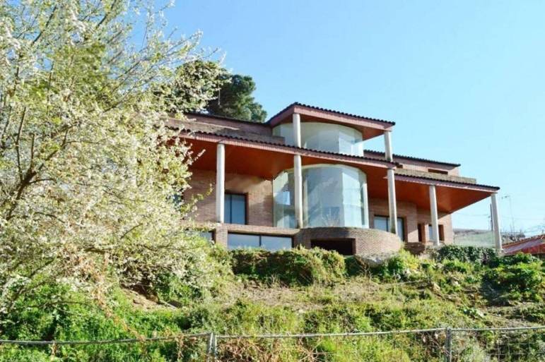 Architectural Masterpiece in Vallvidrera | Design Your Dream Home