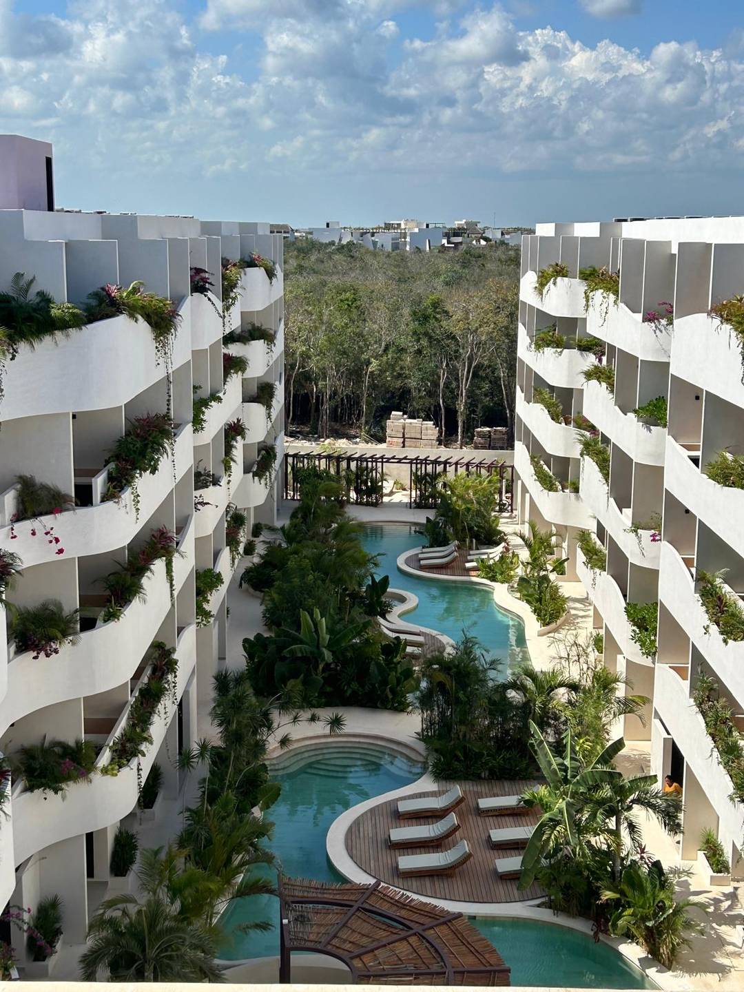 1 BEDROOM SWIM UP IN  ELEMENTS 326 ,TULUM