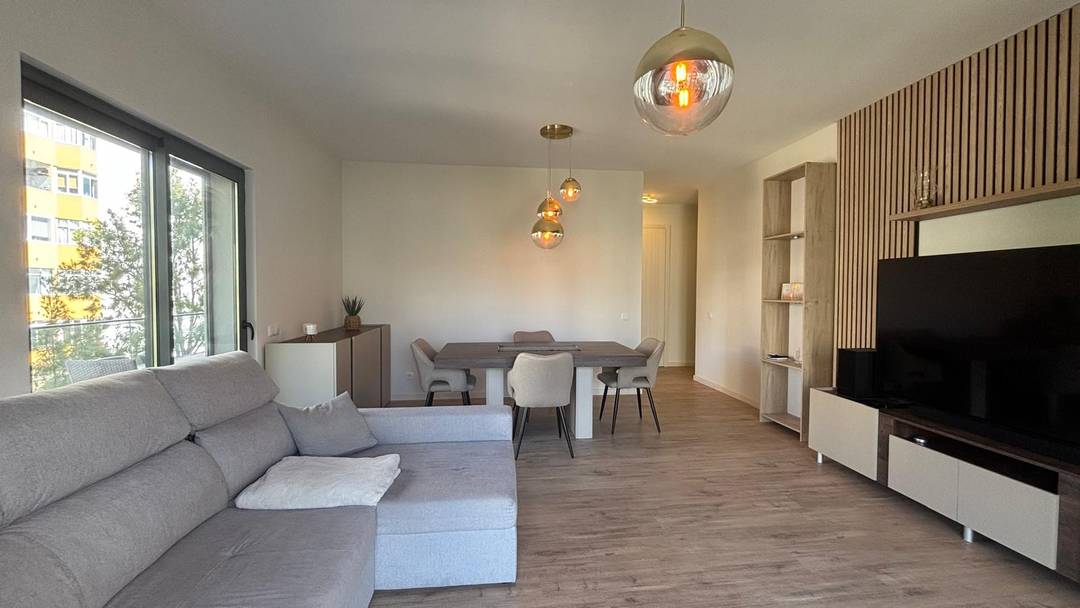 Elegant 4-Bedroom Furnished Apartment Just 5 Minutes from the Beach