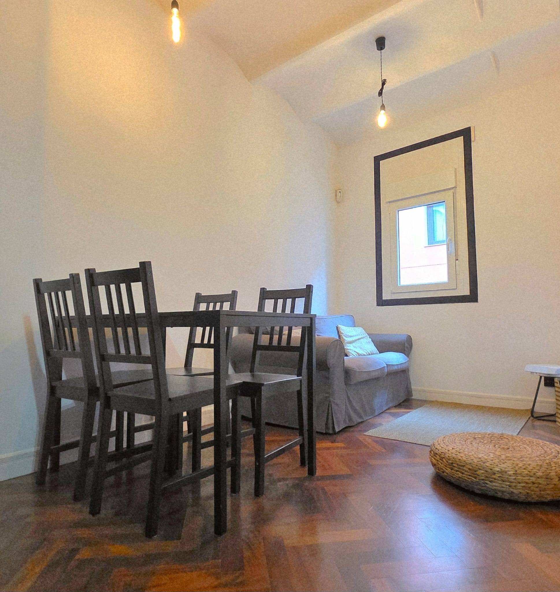 Piso en Venta en cll. Carretes, El Raval