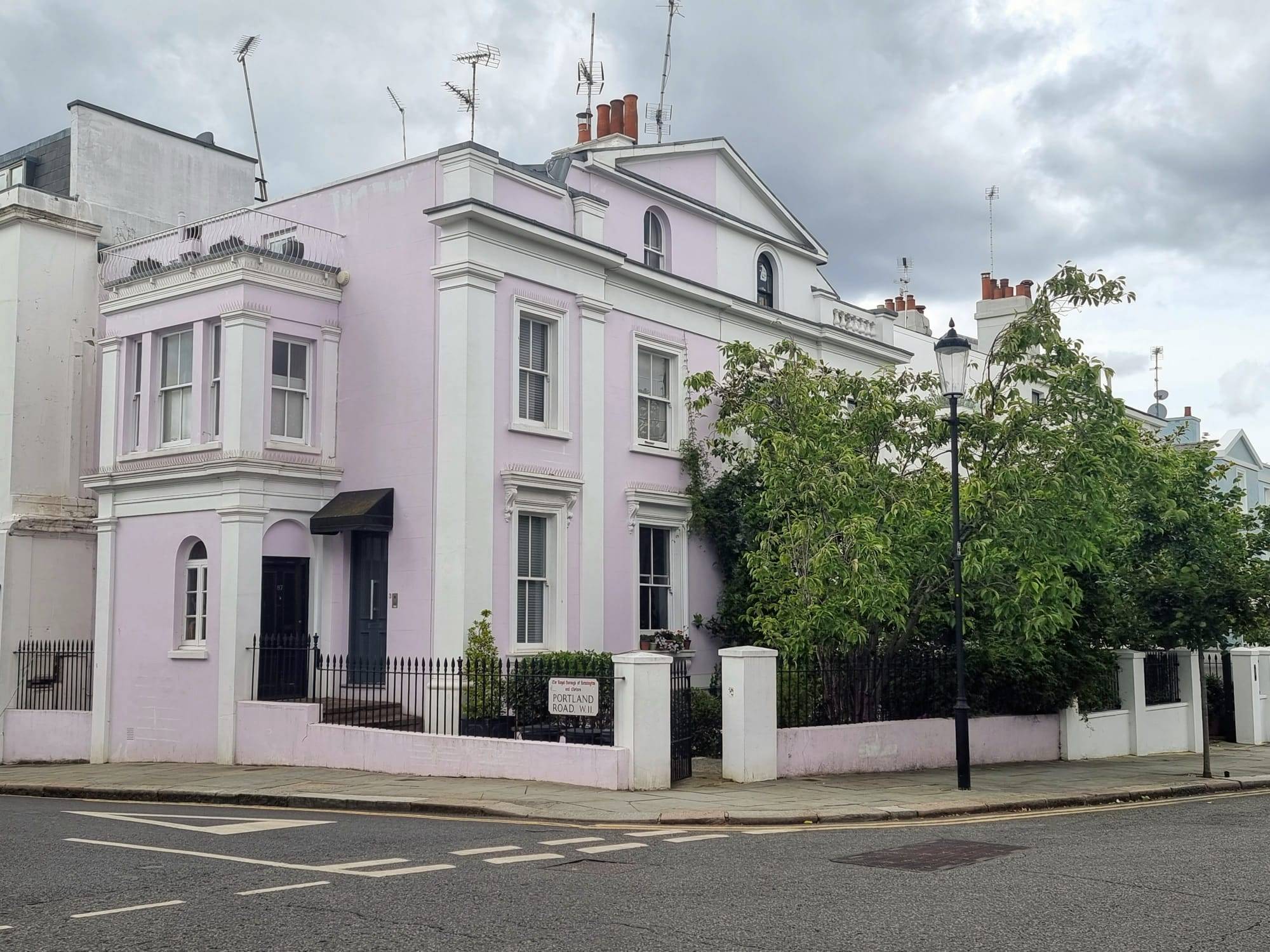 Stylish Ground Floor Apartment with Private Garden – Holland Park, W11
