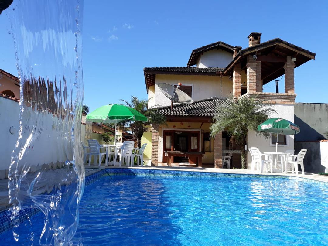 Charming Beach Villa with Pool & Gourmet Area in Gated Community, Bertioga, São Paulo, Brazil