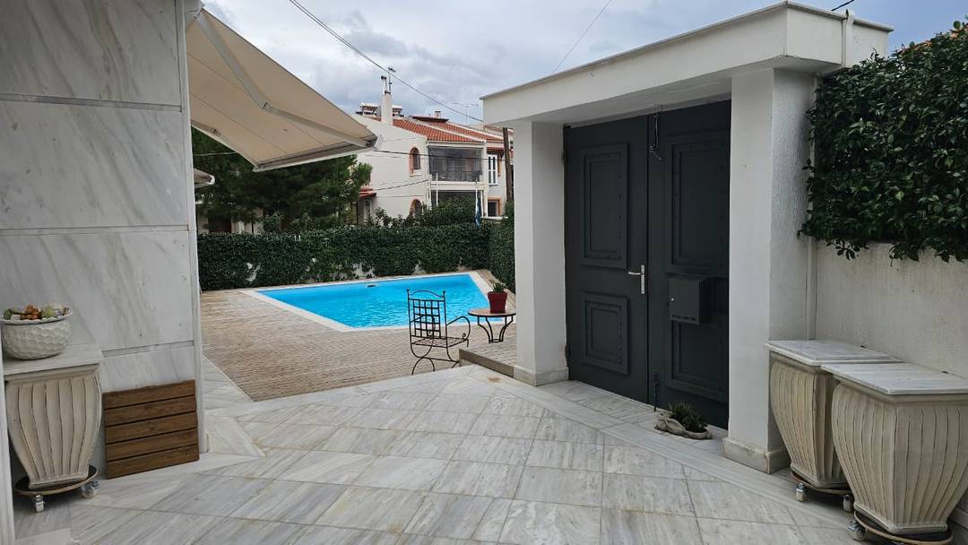 Corner Residence 230 sqm Pool and Garden in Voula