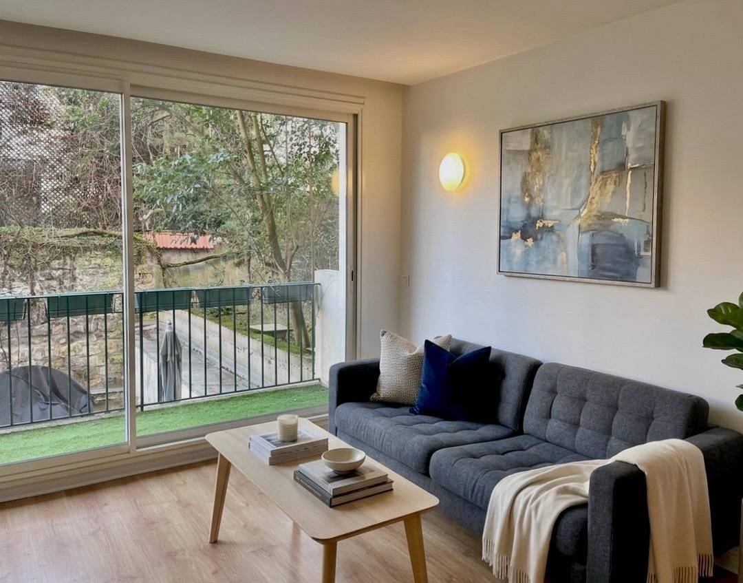 Charming One-Bedroom Apartment with Balcony and Courtyard Views