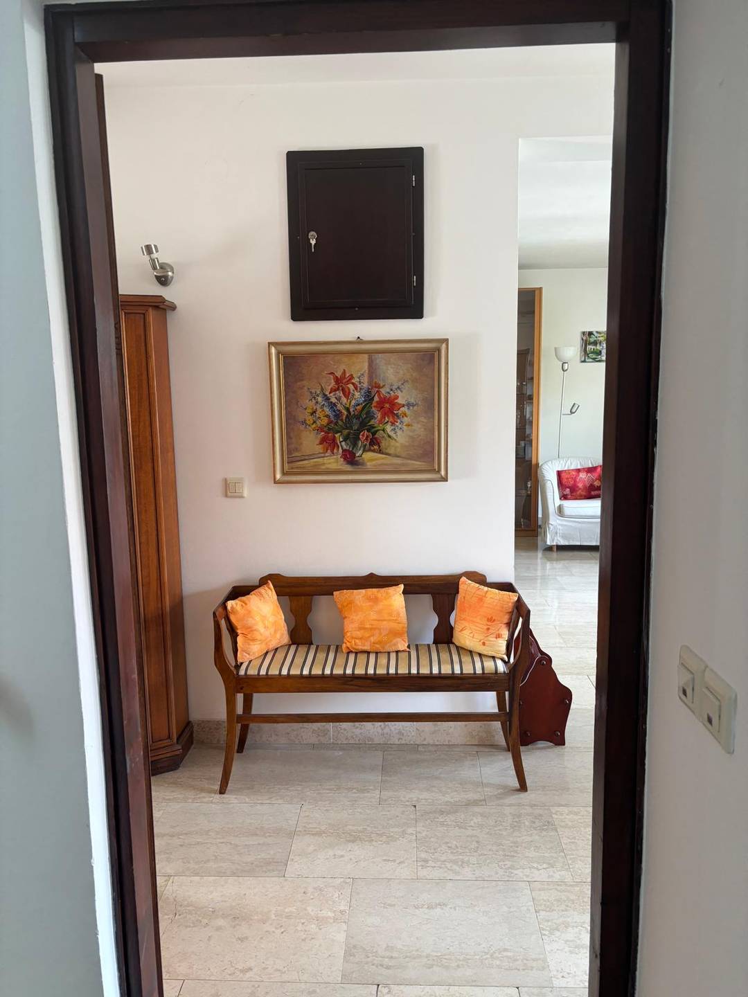 FURNISHED THREE-BEDROOM APARTMENT WITH GARDEN  110 m² – KAMENITI STOL, REMETE, MAKSIMIR