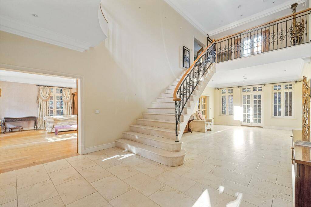 5 Bedroom Home, Churchfield Road, Winkfield