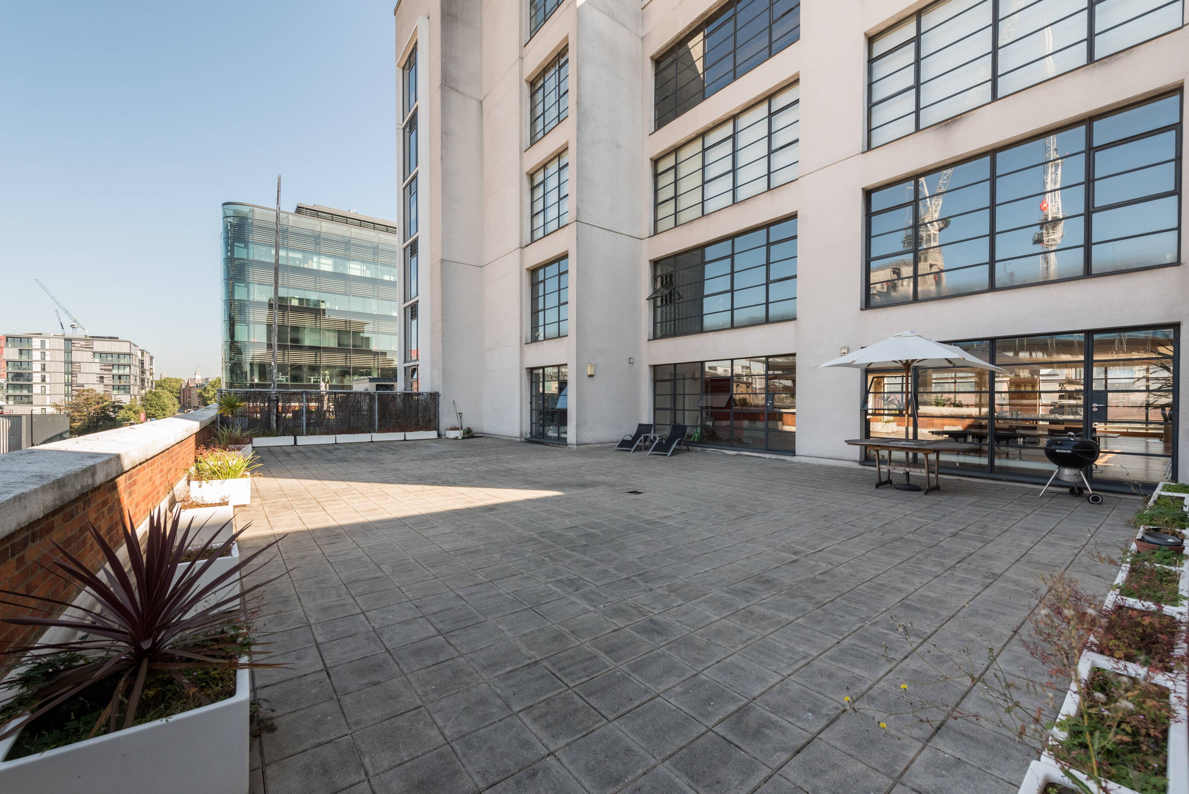 An Outstanding Deal At £1100 per sq/ft An Iconic King’s Cross Loft Apartment.