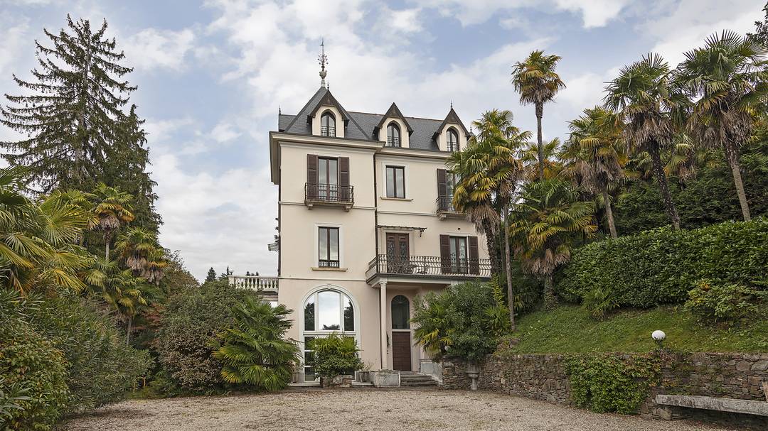 Stylish villa Lake Maggiore