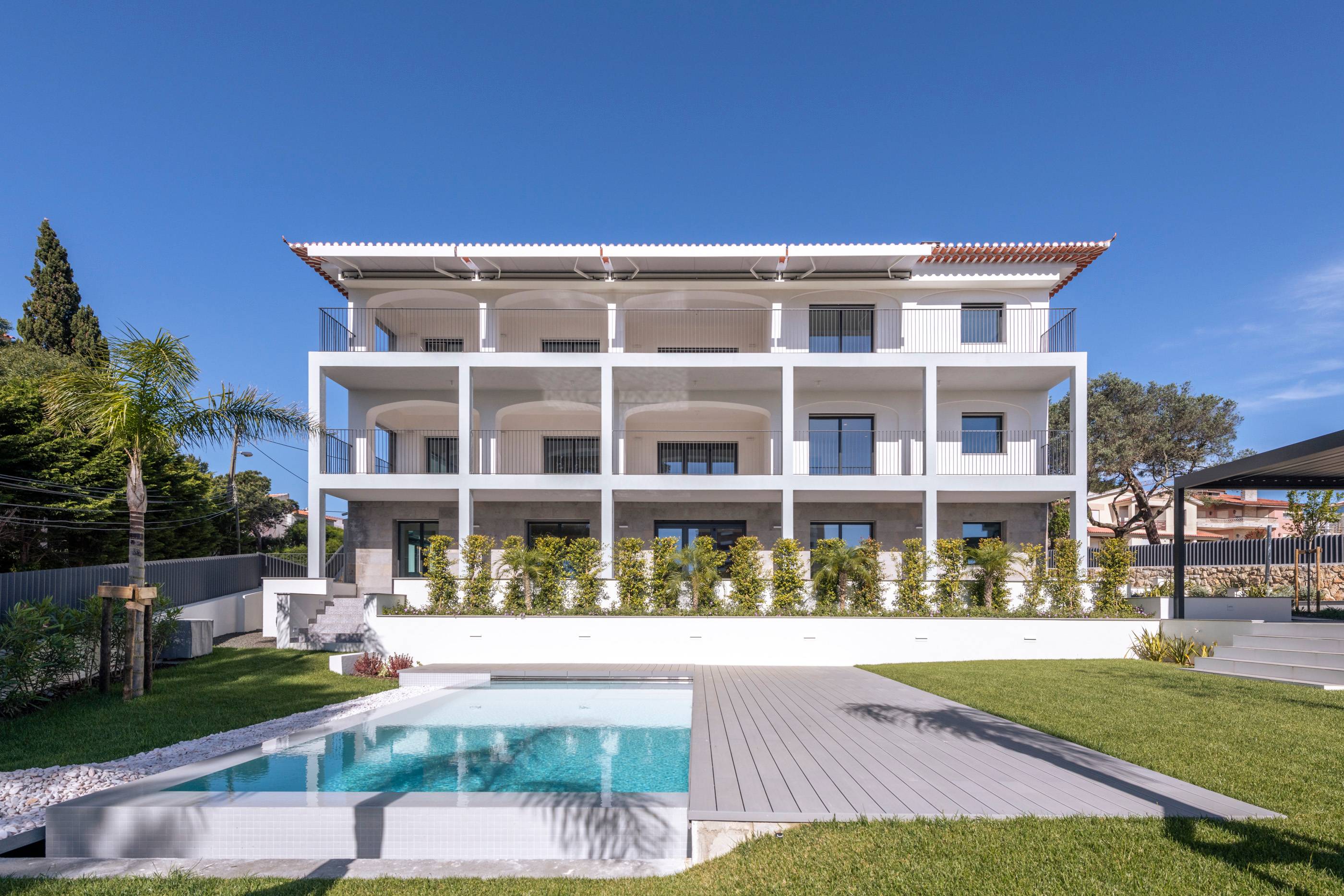 Penthouse | Oceanview Duplex | Private Lift | 3 Bedrooms | Rooftop Fireplace | Shared Pool | 5 min Beaches