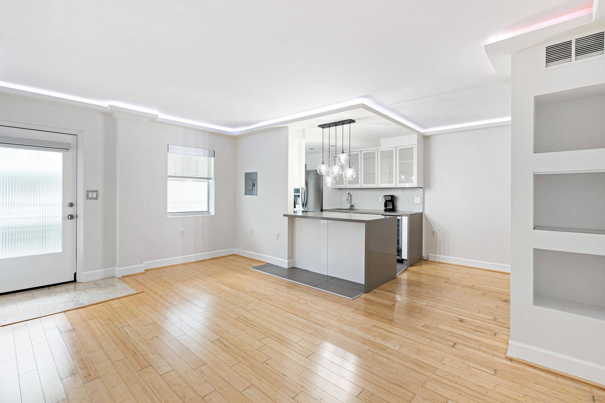 1bed + Den | 1.5 bath in the heart of Miami Beach / South Beach