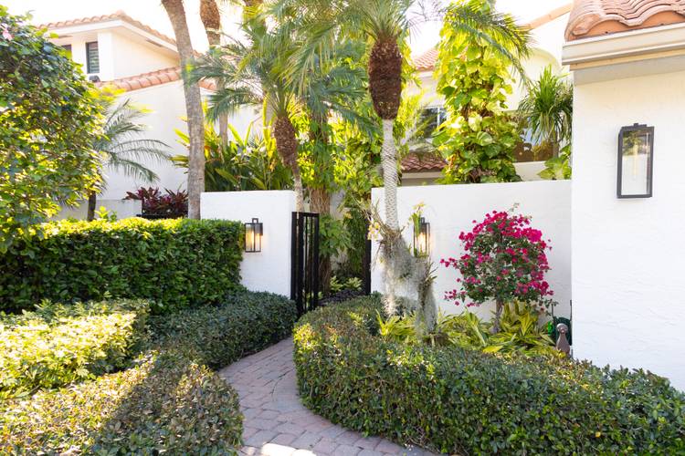 Newly Renovated Townhome within Palm Beach Polo and Country Club