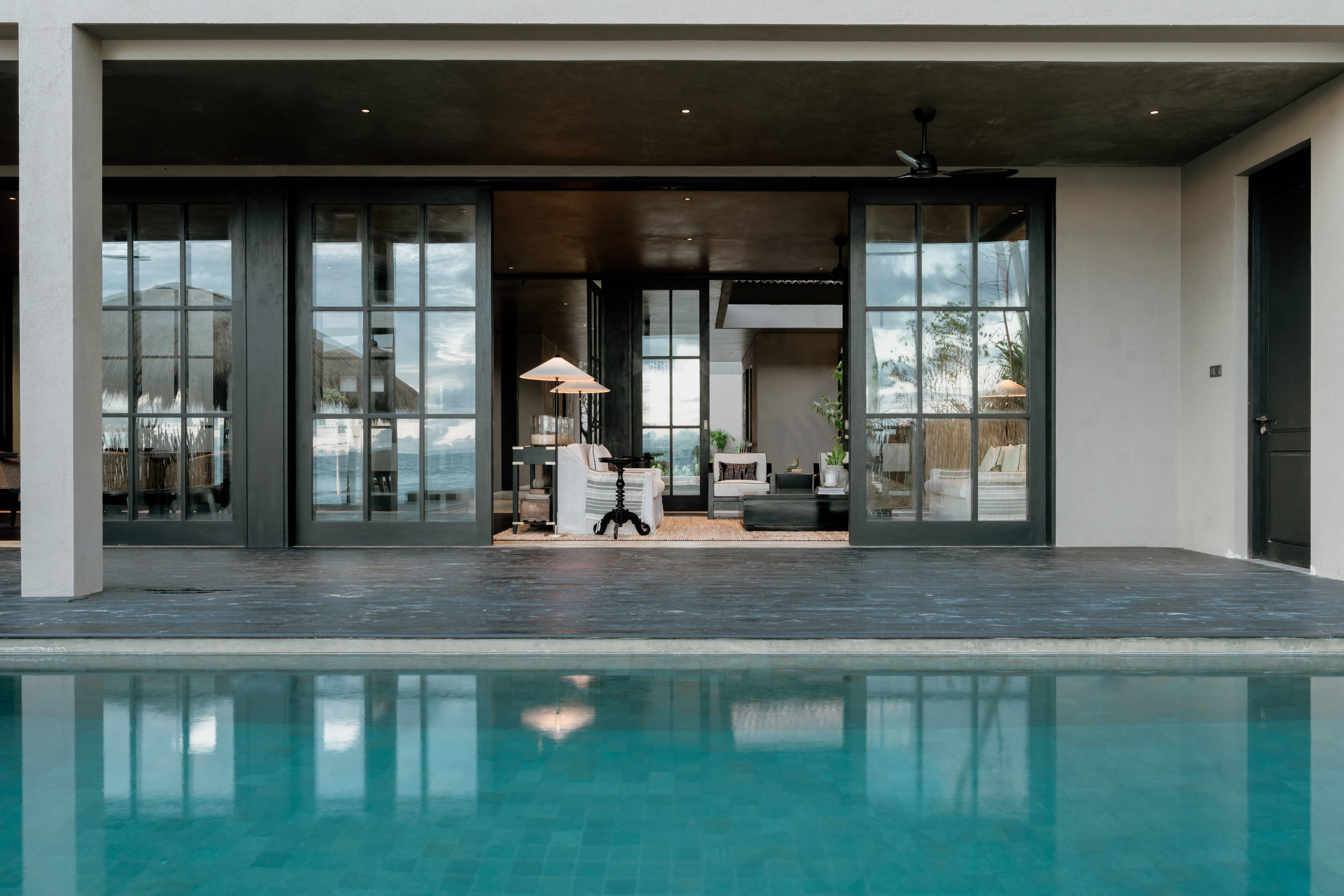 Luxury Beach front Villa. 4 Bedroom, 4.5 Bathrooms, Infinity Pool, Sauna, Direct Beach Access. Luxury Amenities on famous surf beach in south Sri Lanka.
