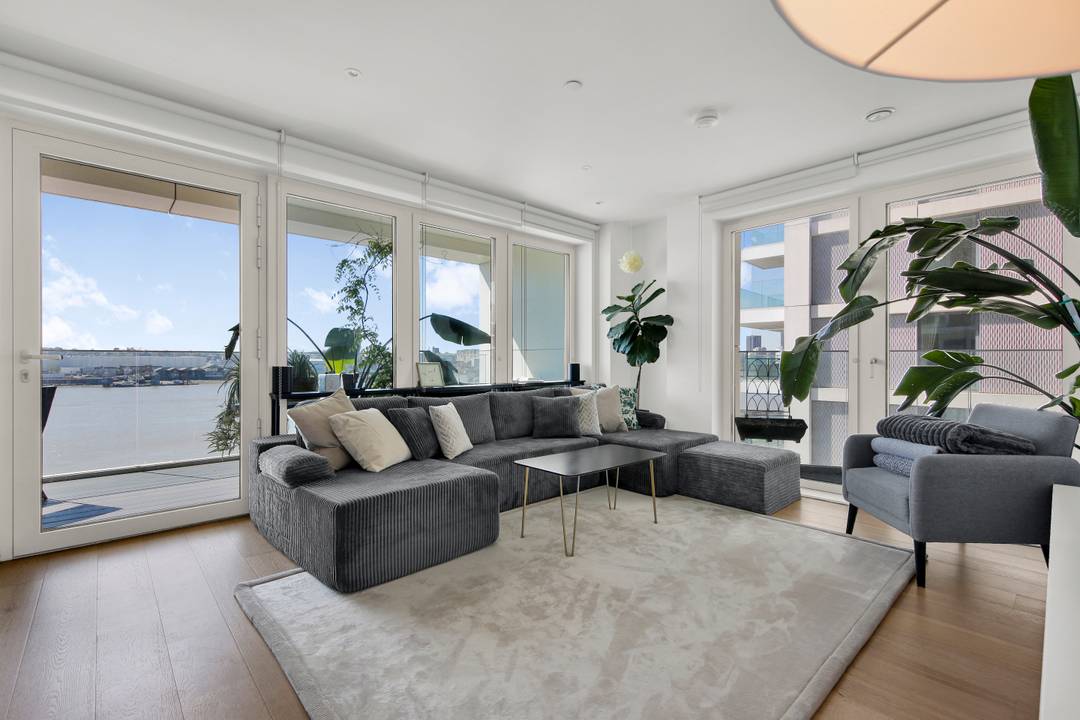 Stunning Riverside Residence | Three Bedrooms | Floor-to-Ceiling Thames Views | Royal Wharf