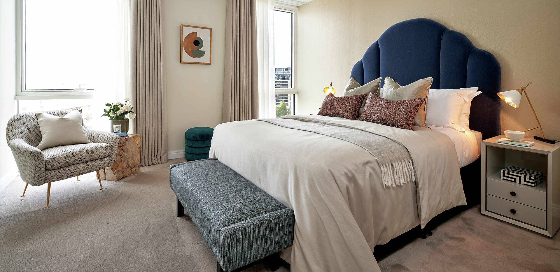 Live in serene luxury, enjoy waterside dining at nearby Imperial Wharf and embrace a world of cutting-edge fashion, art and culture, Just moments away on the King's Road and in Knightsbridge.