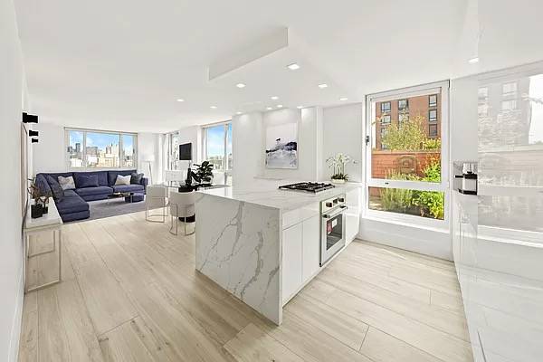 Beautiful 2BR/2BA with IMMENSE TERRACE Located in an amenity filled Gramercy Building!