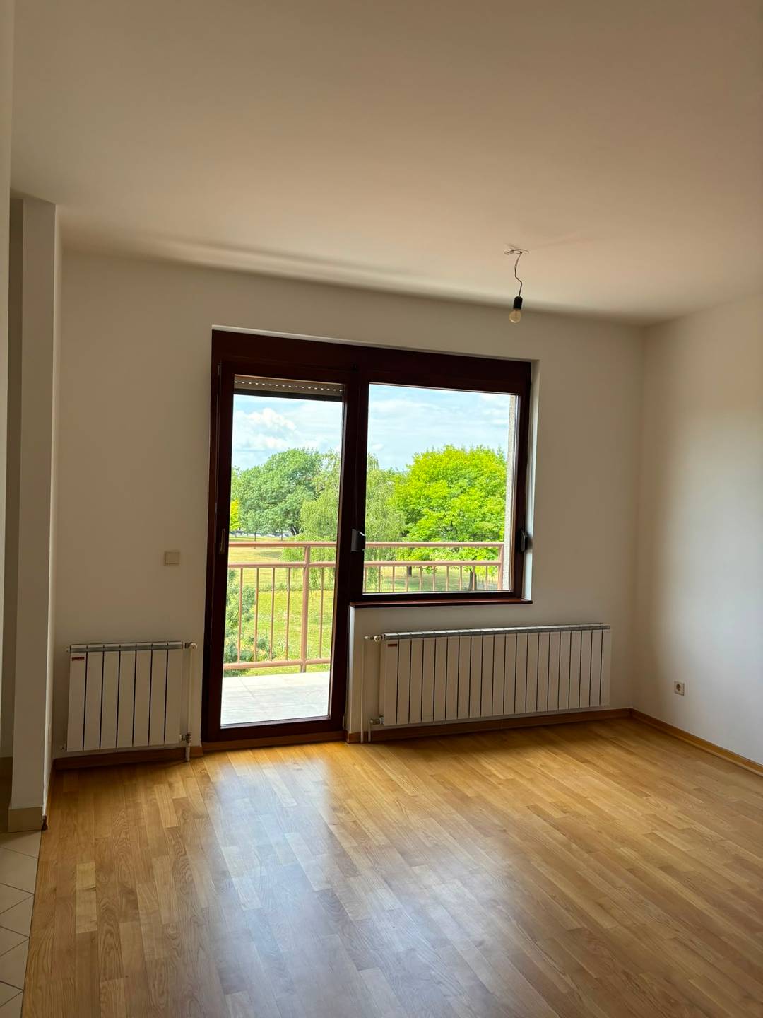 Fully Renovated Two-Bedroom Apartment with Two Spacious Loggias and Private Parking | Dubrava, Zagreb