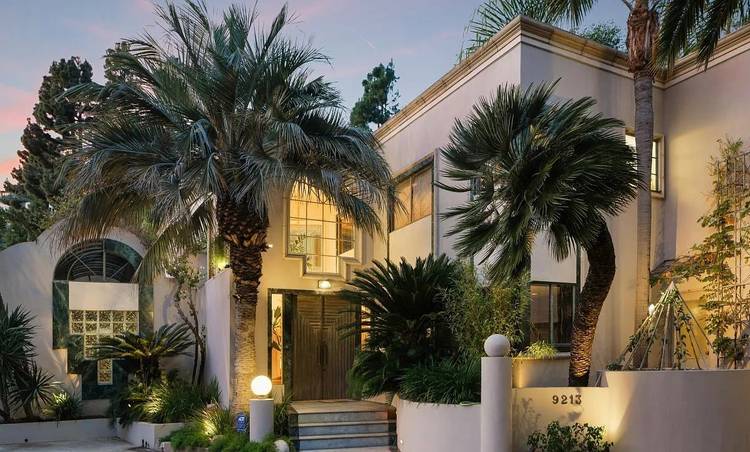 Iconic Deco furnished residence in the prestigious Bird Streets!