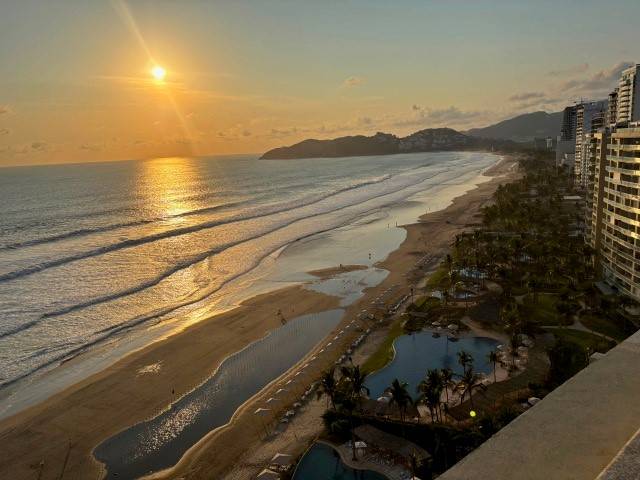 New to the MARKET Ocenfront Residence in Acapulco Mexico