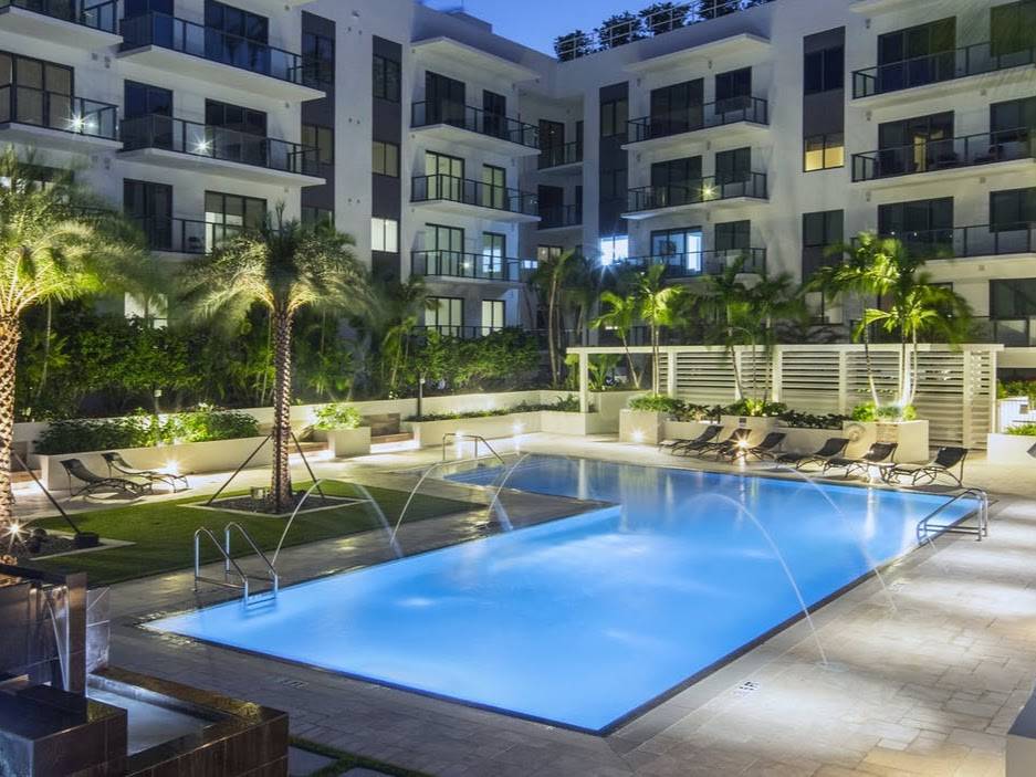 Miami Luxury Building | Up to 2 Months FREE | Luxury 3-Bedroom Apartment | Walk-In Closet | Furnishing Service Available