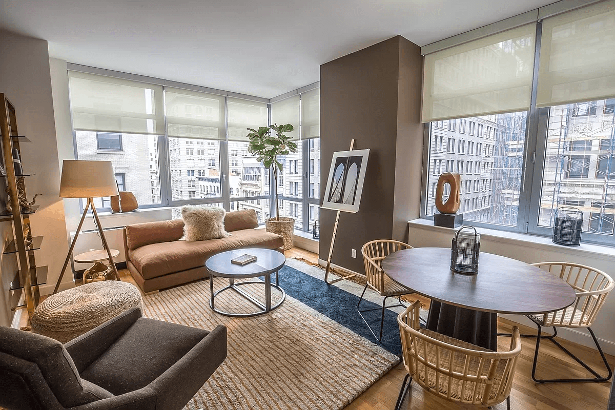 Tribeca 2 Bd 2 BA Large and Sun-Drenched Living
