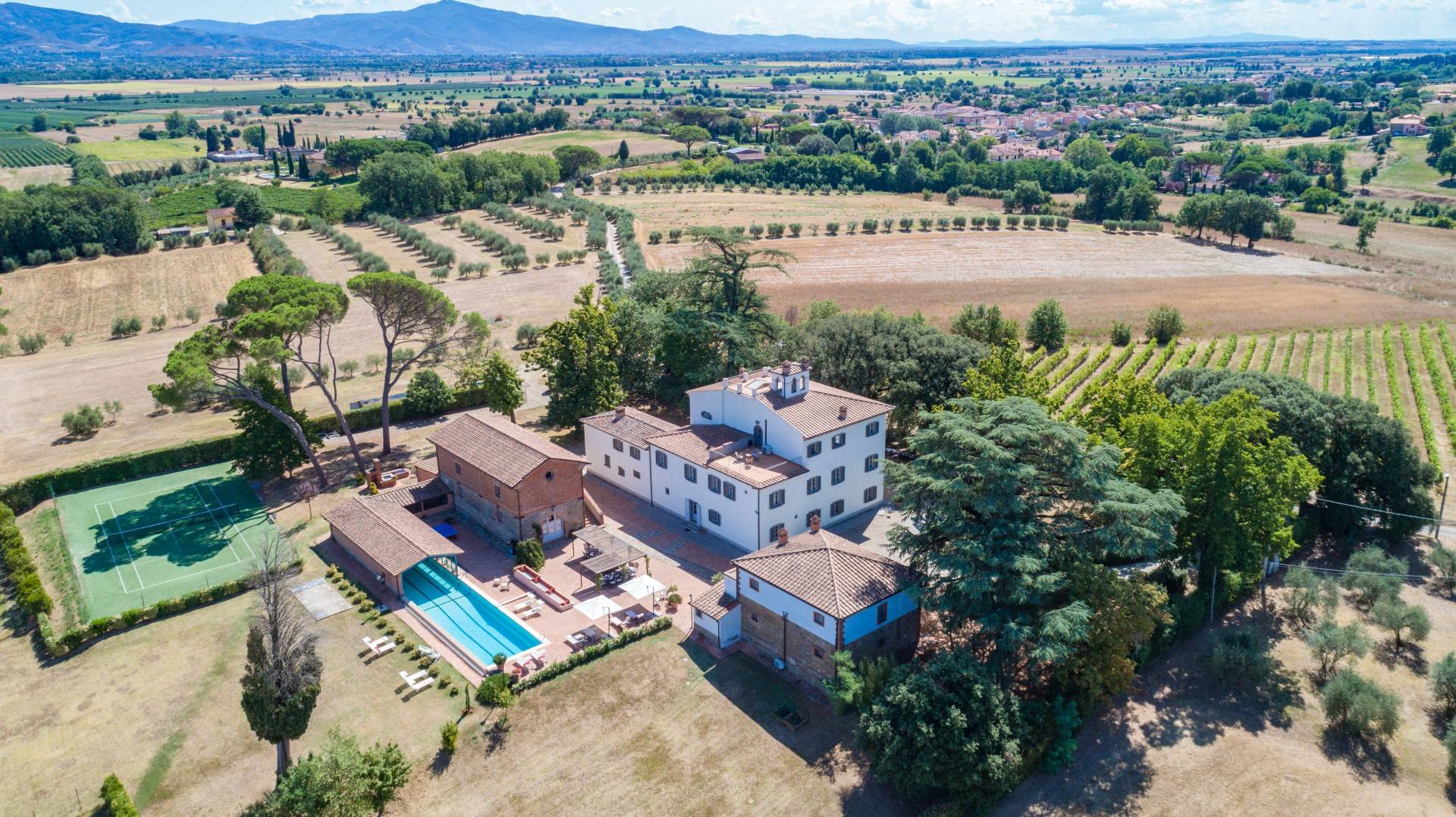 Prestigious Manor in the Heart of Tuscany