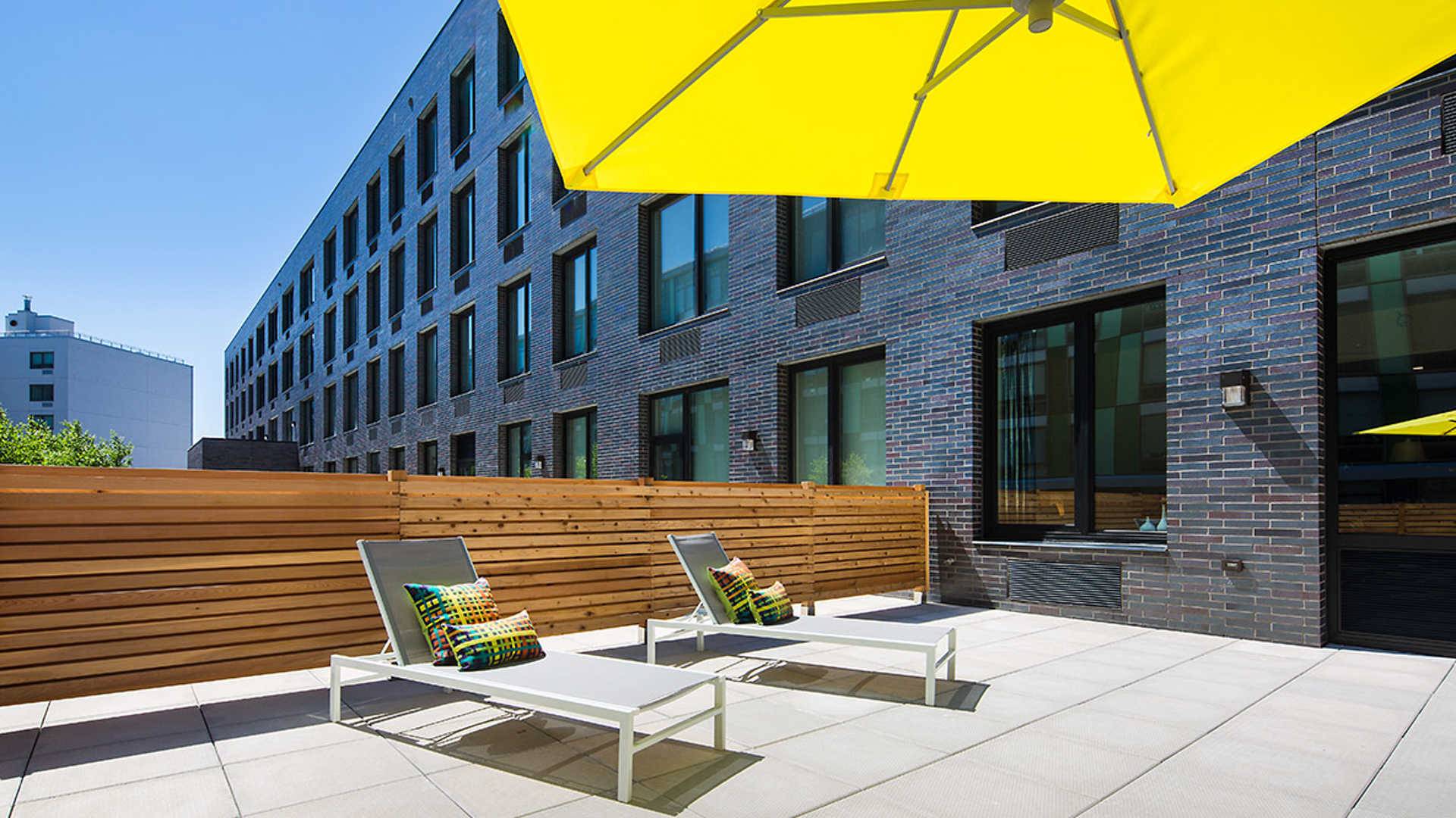 Prime Williamsburg 1 Bed Loft, 2 Blocks from Bedford L!