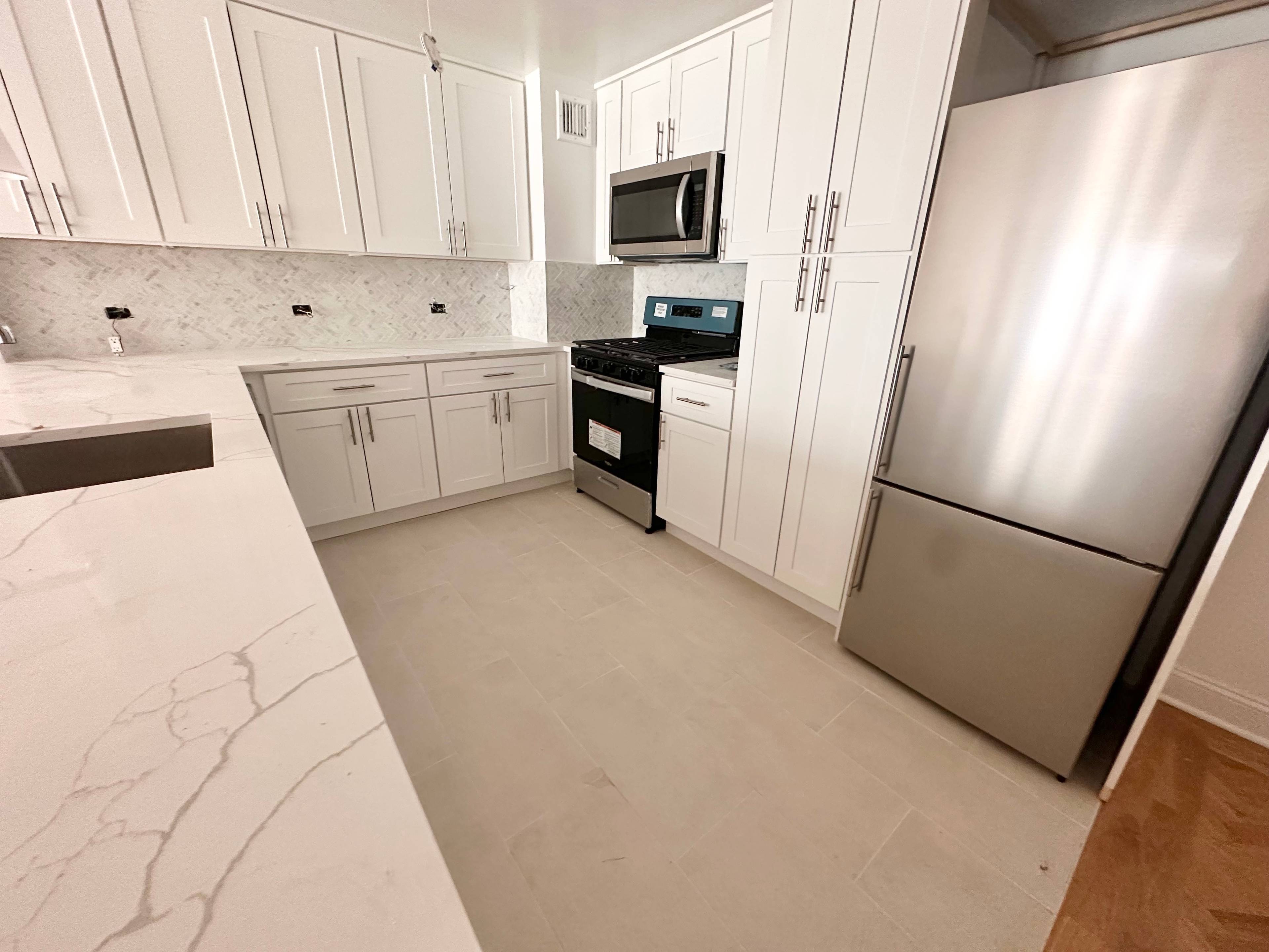 No Fee, Upper East Side 2 Bed, 2 Bath in Amenity Building, W/D in Unit