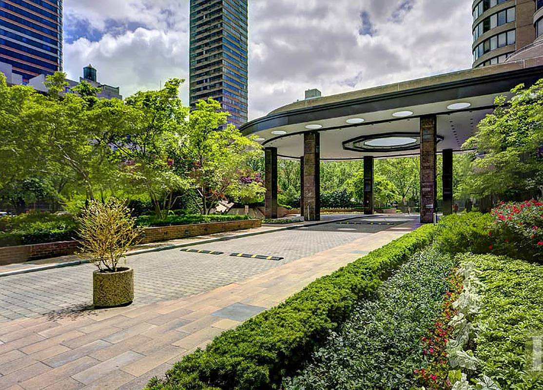 Exceptional 4 Bedroom Residence with Unforgettable Views