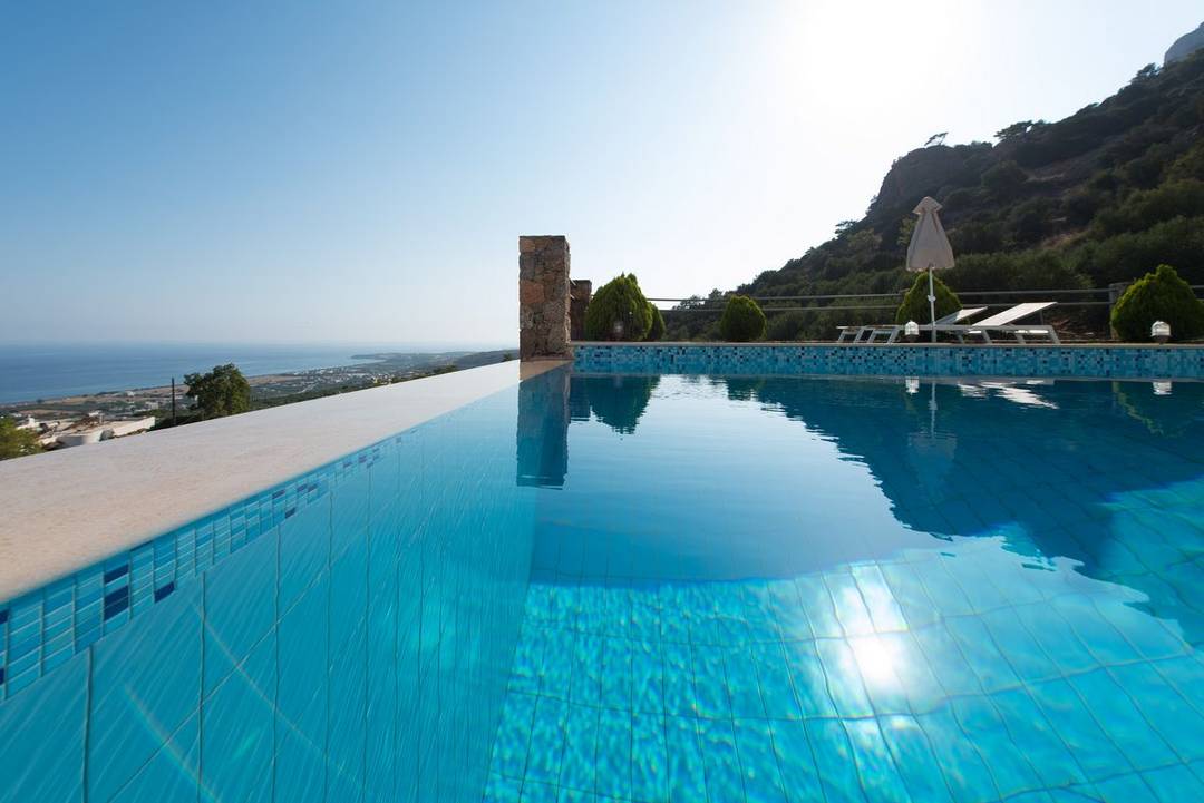 Stunning Mediterranean Villa & Apartment Complex Overlooking the Libyan Sea – Crete