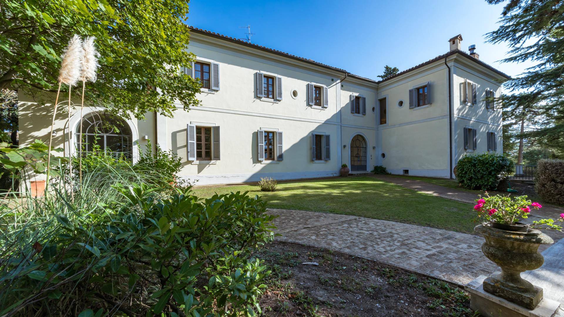 Countryside Villa in Camerino