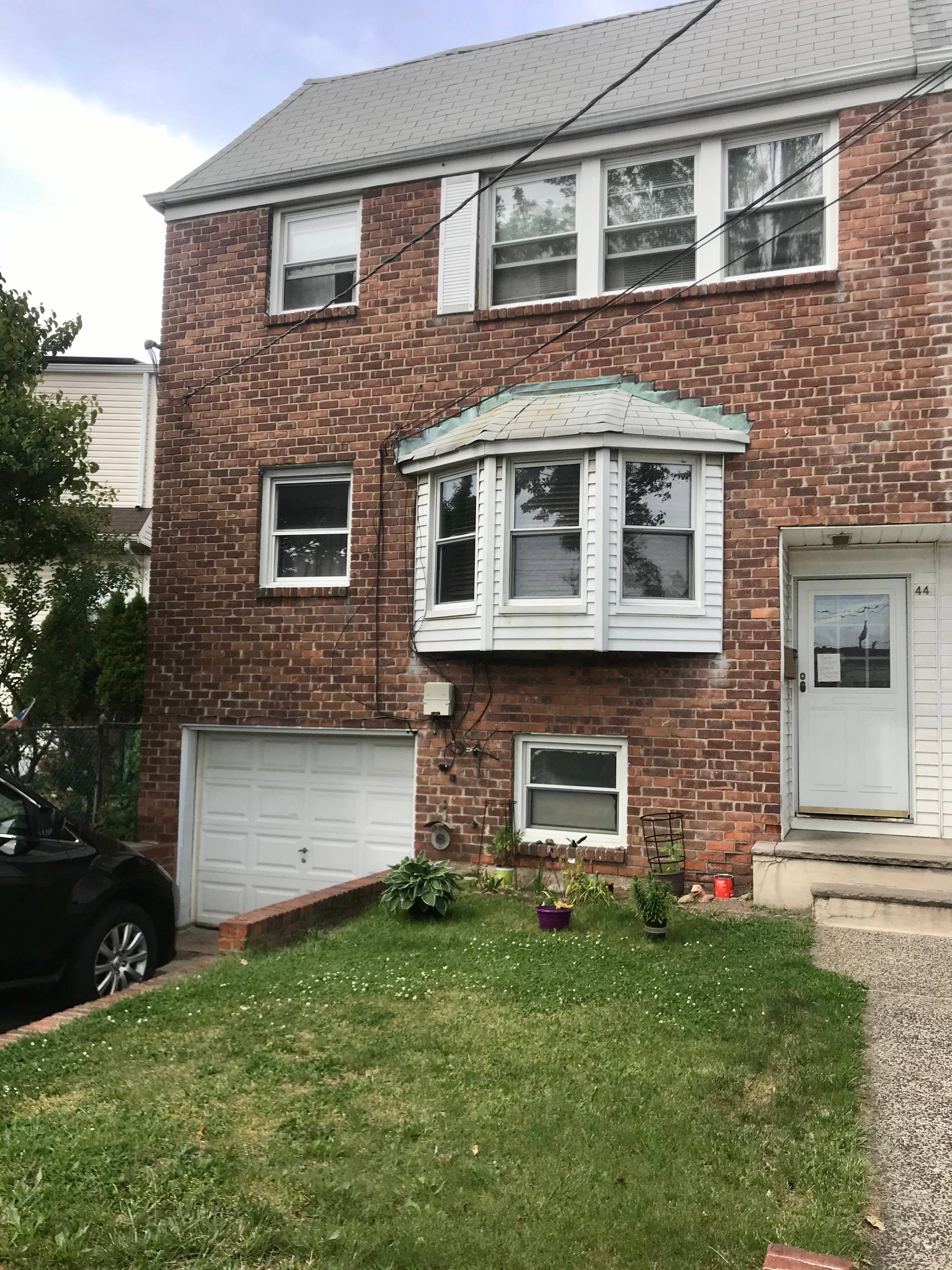 Wonderful 2 bedroom located in Jersey City's Country Village!
