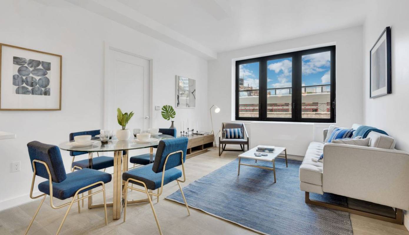 Classic 2 bed/2 bath in Brooklyn Amenity Filled Building - No Fee