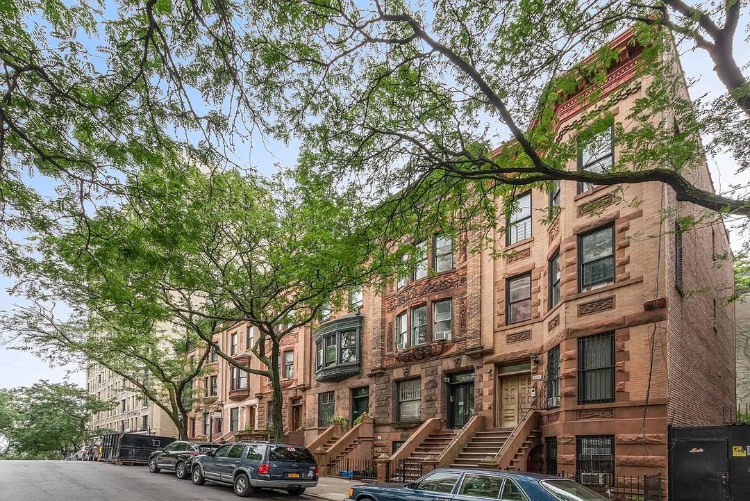 Sun-Drenched Floor-Through 3BR in Morris Jumel Historic District